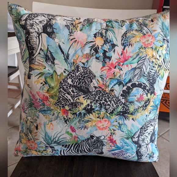 DV Kap Jurassic Pillow - Oasis Gently Used EUC - Picture 1 of 4